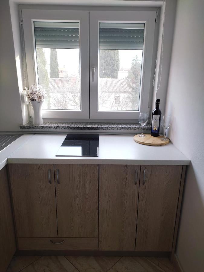 Three Lions Apartment Number 2 Пула Екстер'єр фото