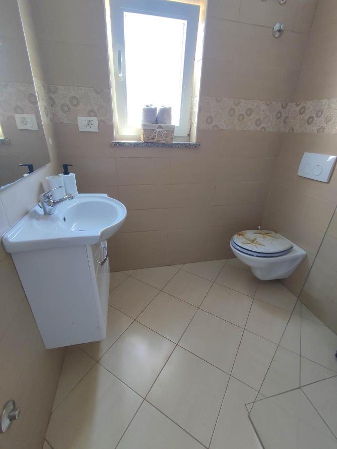 Three Lions Apartment Number 2 Пула Екстер'єр фото