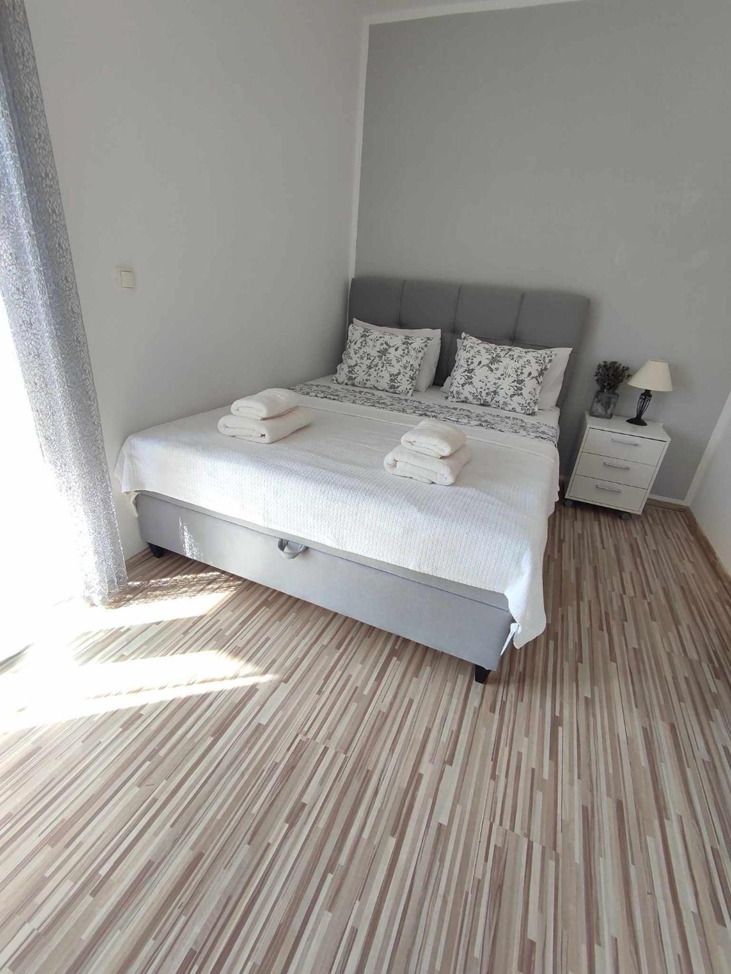 Three Lions Apartment Number 2 Пула Екстер'єр фото